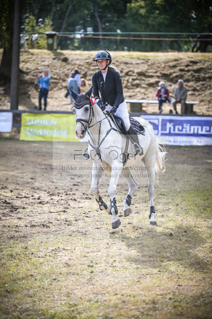 DOS_0117 | Entdecke hochwertige Reitturnierfotos von Foto Oger. Professionell, emotional und authentisch – jetzt Lieblingsmomente im Shop bestellen.Deutschlandweite Turnierfotografie. - Realisiert mit Pictrs.com