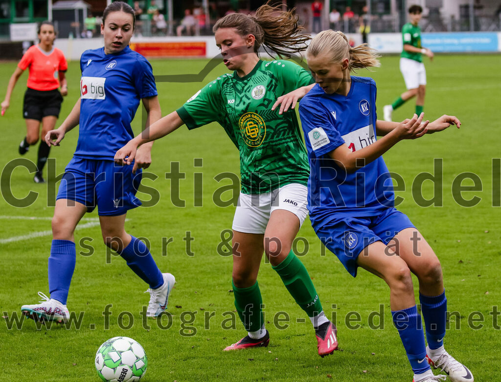 2023-10-07_057_FC_Forstern_gegen_Karlsruher_SC | Forstern, Deutschland, 07.10.2023:
Fußball, B-Juniorinnen-Bundesliga Süd 2023 / 2024, 4. Spieltag, FC Forstern gegen Karlsruher SC, Endergebnis: 1:1

Olivia Trauttmansdorff (FC Forstern, #10)

Foto: Christian Riedel / fotografie-riedel.net