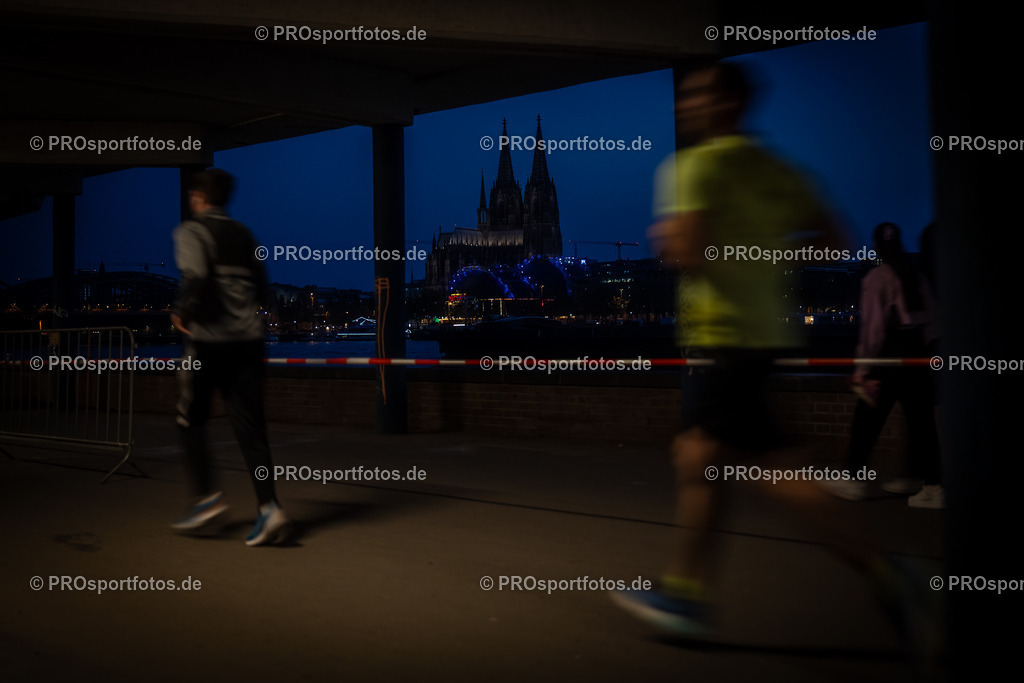 21. ASV Nachtlauf; Koeln, 08.05.24 | Impressionen vom 21. ASV Nachtlauf am 08.05.24 am Tanzbrunnen in Koeln. Foto: BEAUTIFUL SPORTS/Axel Kohring