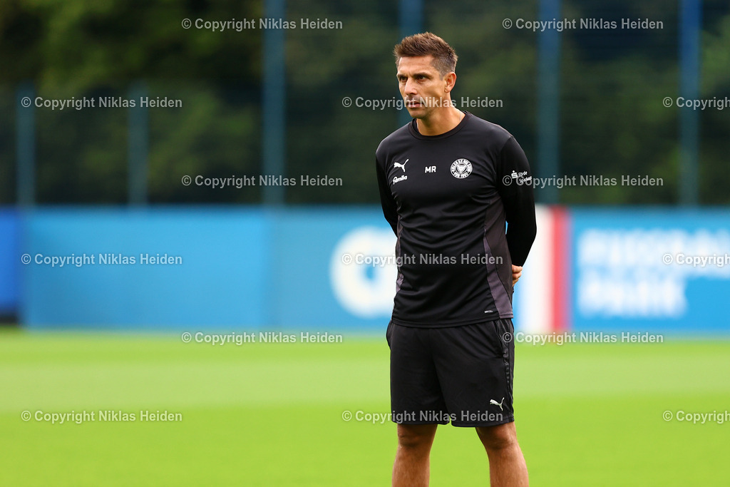 NH_HolsteinKiel_Training_20082025 | Marcel Rapp (Trainer, Holstein Kiel)Fußball I Herren I Training I Saison 2025-2026 I Holstein Kiel I 20.08.2025 I Citti-Fußballpark