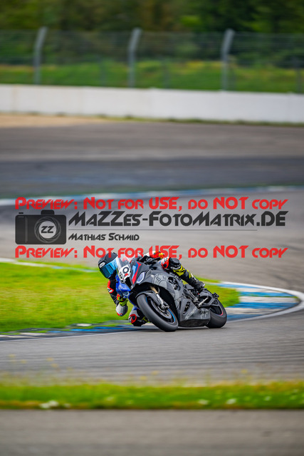 MaZZes_FotoMatrix_240702_6007705_9255 | ROT