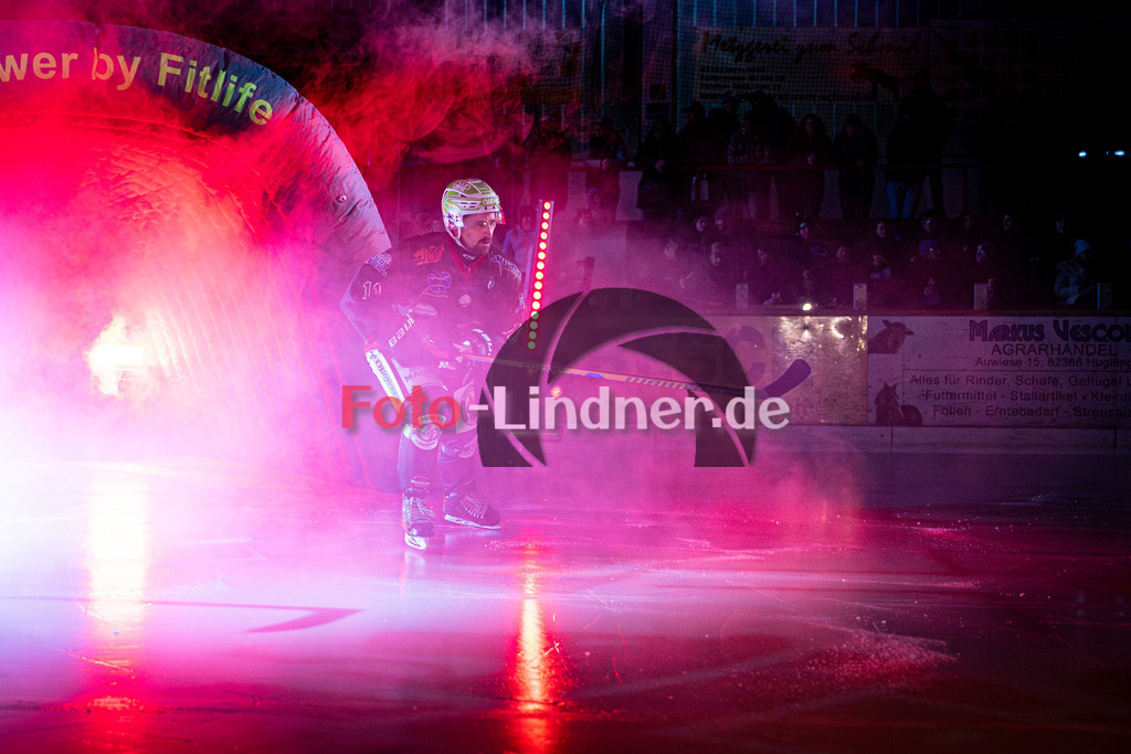 Peißenberg MINERS gegen ESV Buchloe PIRATES | Eishockey Bayernliga 2025/26 Vorrunde 29. Spieltag, Peißenberg MINERS gegen ESV Buchloe PIRATES, 20260123,Einlauf, Eröffnung,2026-01-23 in Peißenberg (flatbuy Arena Peißenberg), Florian SIMON (MINERS 11)Copyright: WolfgangxLindner www.foto-lindner.de