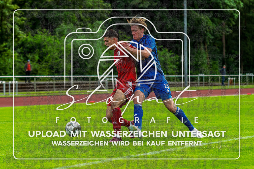 Landesliga Herren LG - TV Jahn Schneverdingen vs. MTV Eintracht Celle | Tiago Fava (TV Jahn Schneverdingen #8), Henry-Frederik Struwe (MTV Eintracht Celle #25); Landesliga Herren LG - TV Jahn Schneverdingen vs. MTV Eintracht Celle am 06.06.2026 in Osterwaldstadion, Schneverdingen - Realisiert mit Pictrs.com