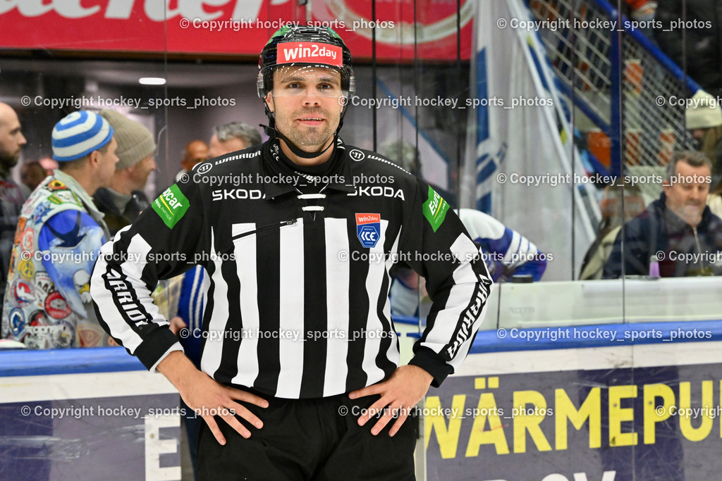 EC IDM Wärmepumpen VSV vs. Pioneers Vorarlberg | Konc Daniel Referee, EC IDM Wärmepumpen VSV vs. Pioneers Vorarlberg, EC IDM Wärmepumpen VSV vs. Pioneers Vorarlberg am 14.12.2024 in Villach (Stadthalle Villach), Austria, (Photo by Bernd Stefan)