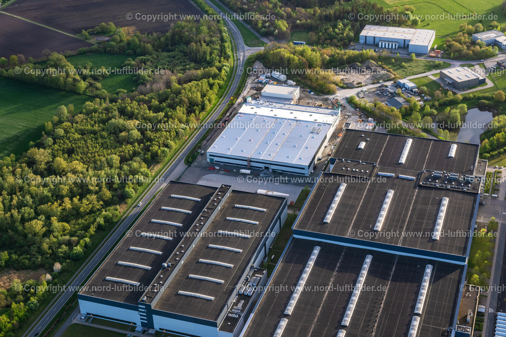 Stade_Airbus_ELS_1292140424 | STADE 14.04.2024 Gebäude und Produktionshallen auf dem Fabrikgelände Airbus Deutschland GmbH im Ortsteil Ottenbeck in Stade im Bundesland Niedersachsen, Deutschland. Weiterführende Informationen bei: Airbus SE. // Building and production halls on the premises Airbus Deutschland GmbH in the district Ottenbeck in Stade in the state Lower Saxony, Germany. Further information at: Airbus SE. Foto: Martin Elsen