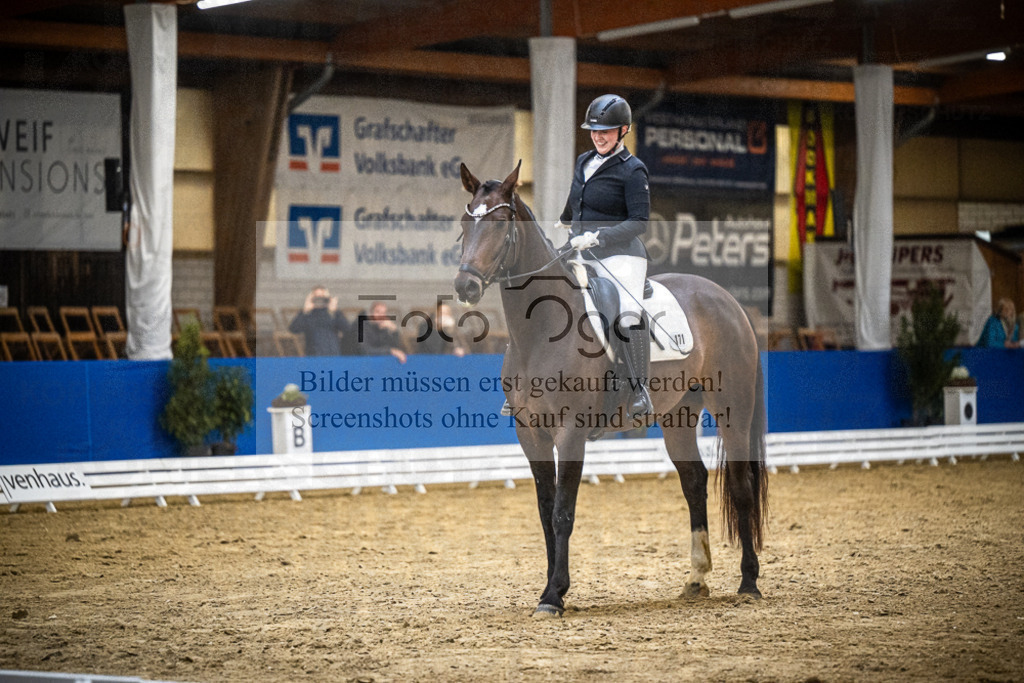 DOS_0279 | Entdecke hochwertige Reitturnierfotos von Foto Oger. Professionell, emotional und authentisch – jetzt Lieblingsmomente im Shop bestellen.Deutschlandweite Turnierfotografie. - Realisiert mit Pictrs.com