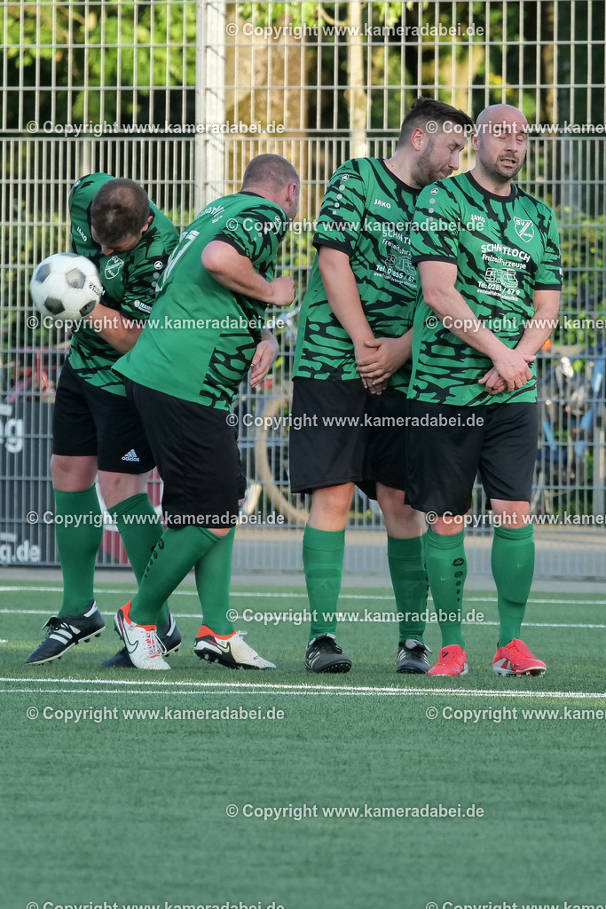 Fußball Kreispokal 25/26 Ü 32 : Spiel um Platz 3 : SV 08/29 Friedrichsfeld - SV Ringenberg AH  2 : 1 | Fußball Kreispokal 25/26 Ü 32 : Spiel um Platz 3 : SV 08/29 Friedrichsfeld - SV Ringenberg AH  2 : 1Spielort : Voerde Friedrichsfeld - Realisiert mit Pictrs.com