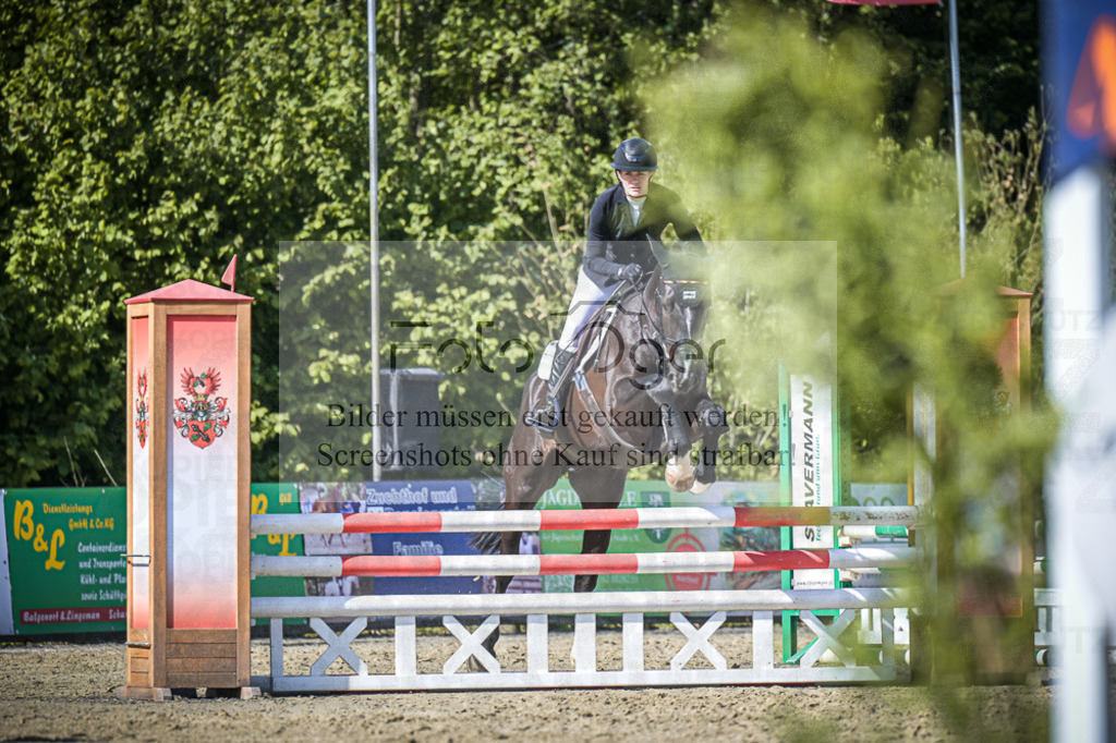 DOS_8829 | Entdecke hochwertige Reitturnierfotos von Foto Oger. Professionell, emotional und authentisch – jetzt Lieblingsmomente im Shop bestellen. - Realisiert mit Pictrs.com