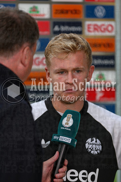 21.08.2026, GER, Fussball, Herren, DFB-Pokal, Saison 2026/2027, SC St. Tönis vs Eintracht Frankfurt | Jonathan Burkhardt (Frankfurt) im Interview