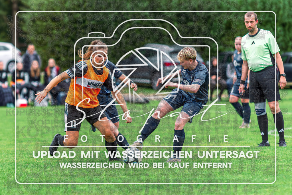 SFBSGF-1032 | Karla Steinhoff (SF Bispingen #10) beim Damen Kreisliga HK/CE Spiel zwischen Sportfreunde Bispingen und SG Fulde im Sportplatz Steinbeck/Luhe, Bispingen (Simon Paul Stopat) - Realisiert mit Pictrs.com