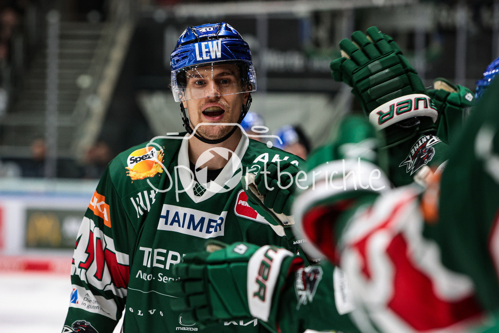 Augsburger Panther - Bietigheim Steelers | Sebastian WAENNSTROEM (AEV #40) jubelt ueber seinen Treffer zum 1-0 fuer Augsburg