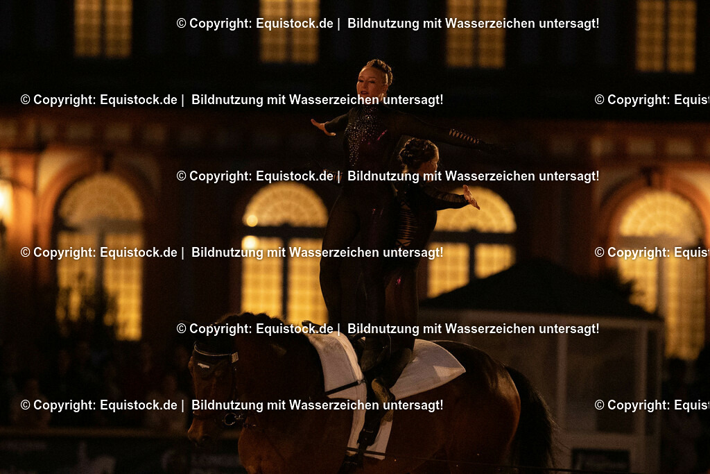 20230527_Voltigieren_NASPA_Flutlicht_0818 | equistock