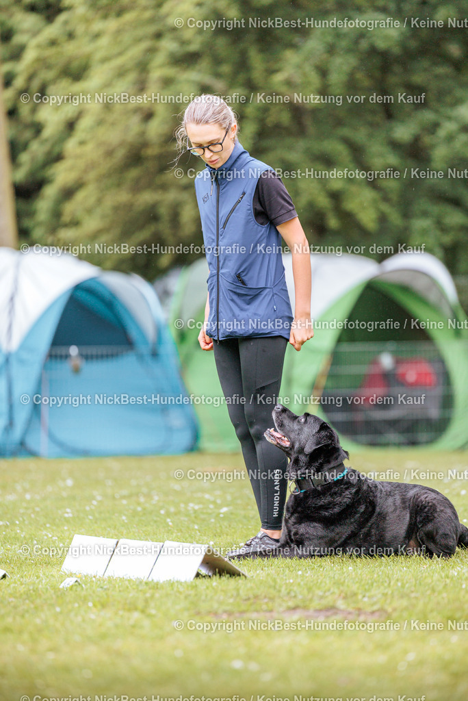 RO-Blumenthal-2026-Nickbest-Hundefotografie-0260 | Dein Hund! Dein Moment! Deine Erinnerungen! Hundefotografie in Bremen Blumenthal. Ich fange die besonderen Momente deines Vierbeiners ein – ob Indoor mit Blitzanlage oder in der freien Natur. Sicher dir dein Moment und dein Termin für eure Erinnerungen.