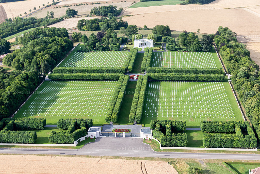 Aerial view: American military cemetery Saint Mihiel in Thiaucourt-Regnieville in Thiaucourt-Regniéville in the state Meurthe et Moselle, France.Photo: IMG_083287.jpg taken on 07/12/2015 by Werner Riehm/FLY-FOTO.comResolution of the original: 5472 x 3648 px