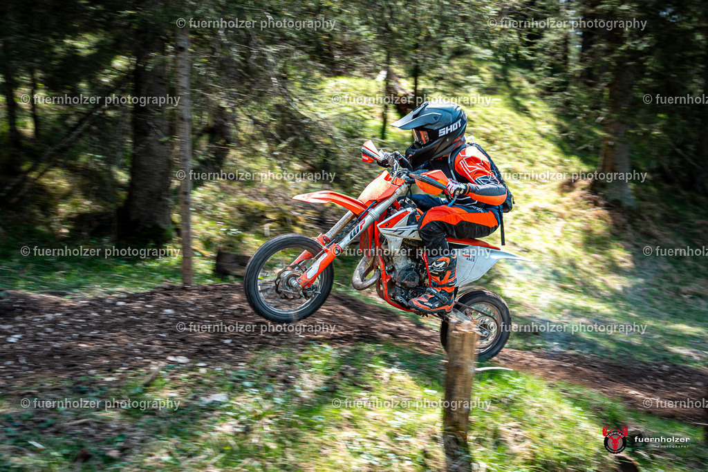 fuernholzer_250501-C1-654 | Fotografische Impressionen von der Red Stag Enduro Extreme by fuernholzer-photography.com. Endurosport in Österreich fotografisch festgehalten von fuernholzer. Auftragsfotografie für Private, Gewerbefotos und Industriefotografie. Eventfotografie, Sportfotografie und Motorsportfotografie. Anbieter von Fotoworkshops, Fototraining, fotografischen Vorträgen und Fotoseminaren.