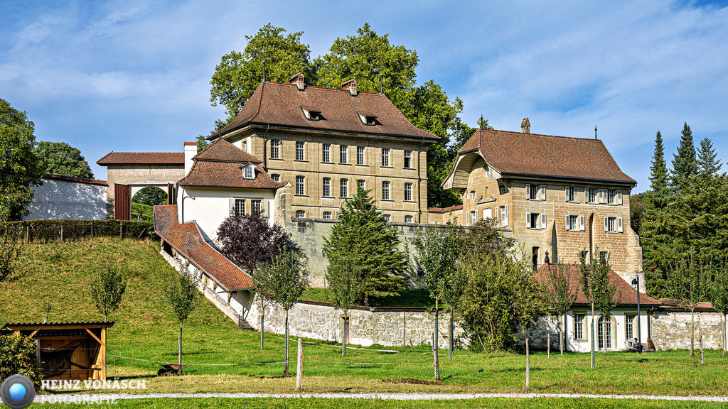 Alte_Architektur_0032 | Alle Bilder von Heinz Vonäsch Fotografie können alle zu günstigen Preisen gekauft werden! Download der Bilder, Ausdrucke, Postkarten, Tassen T-Shirts, Kalender, Alu- Dibond usw. - Realisiert mit Pictrs.com
