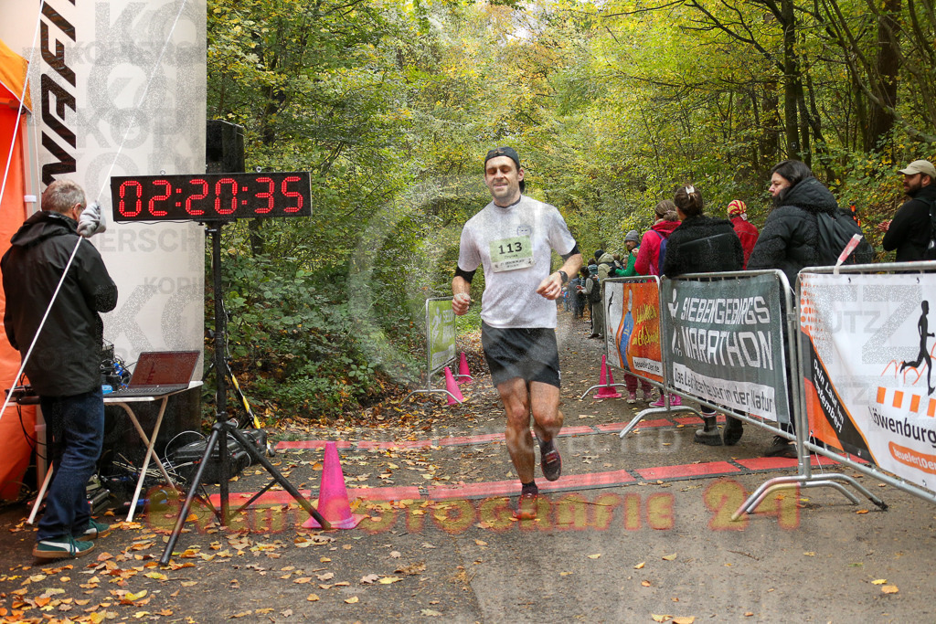 251026_1222_EX1_0186 | Sportfotografie im Rhein-Sieg Kreis, Köln, Bonn, NRW, Rheinland Pfalz, Hessen, etc. Unser Tätigkeitsfeld umfasst den Laufsport vom Volkslauf über den Marathon, Duathlon, Triathon bis zum Ultralauf wie Kölnpfad Ultra oder Schindertrail.