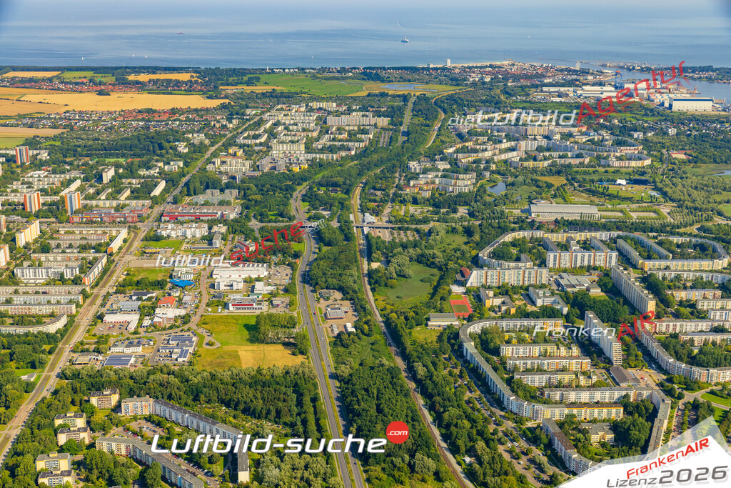 Schrägluftbild  Lichtenhagen  Rostock - Das Luftbild wurde 2025 vom UL-Flugzeug heraus erstellt (ohne Drohne- keine Drohnenaufnahme ) - Hochauflösende Luftaufnahme -Nicht vergleichbar mit Google Maps oder Satelittenbilder- Die Geschenkidee !Mit Lizenz und Bildrechte bestellbar