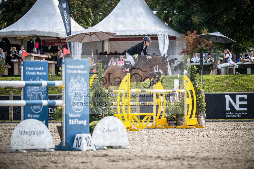DOS_1871 | Entdecke hochwertige Reitturnierfotos von Foto Oger. Professionell, emotional und authentisch – jetzt Lieblingsmomente im Shop bestellen.Deutschlandweite Turnierfotografie. - Realisiert mit Pictrs.com