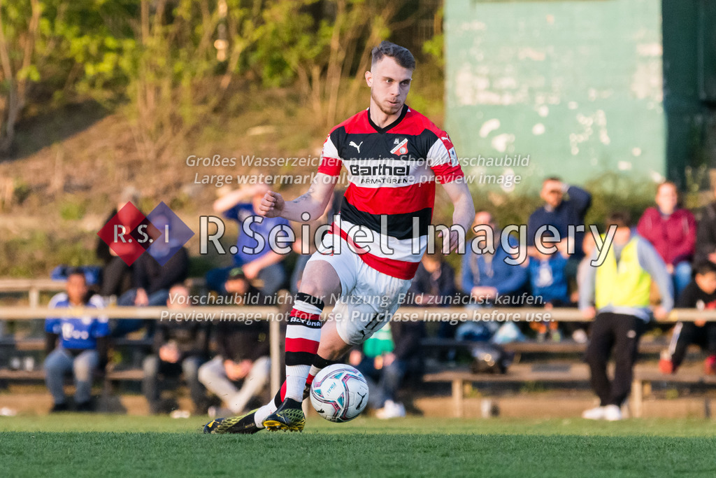 Fußball, Saison 2021/22, LOTTO-Pokal, Lohbrügge - Altona 93, Binnenfeldredder (Hamburg), 26.04.2022, Viertelfinale | Ole Wohlers (#11, AFC)