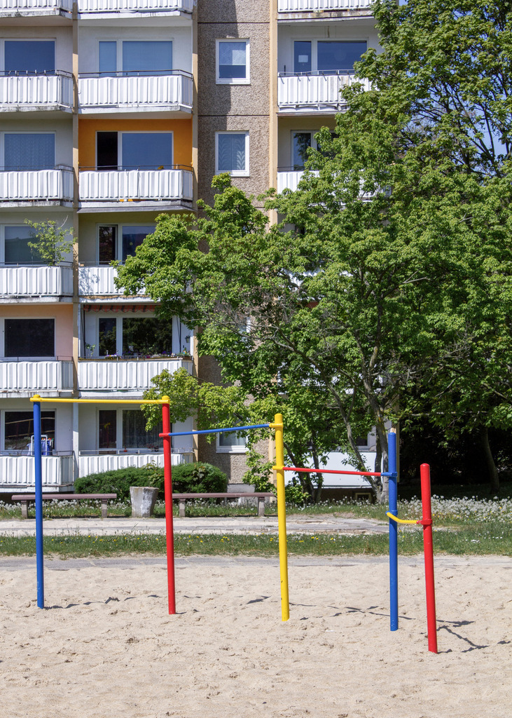 Weimar West | Spielgerät - Realisiert mit Pictrs.com