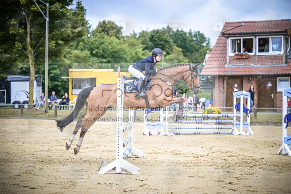DOS_3938 | Entdecke hochwertige Reitturnierfotos von Foto Oger. Professionell, emotional und authentisch – jetzt Lieblingsmomente im Shop bestellen. - Realisiert mit Pictrs.com