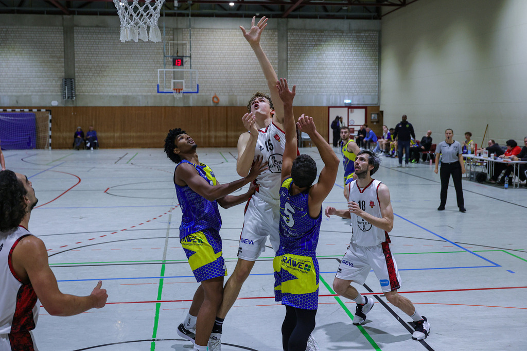 Regio BAYER GIANTS vs SV Haspe 70-30 | Fotos von Basketballspielen aus dem Raum NRW fotografiert von Gero Mueller-Laschet und Daniel Schaefer - Realisiert mit Pictrs.com