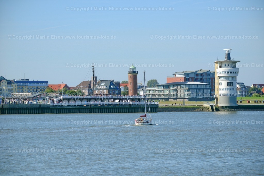 Cuxhaven_ELS_6206140831a | Cuxhaven - Aufnahmedatum: 28.08.2014, Aufnahmehöhe:  m, Koordinaten:  - , Bildgröße: 7360 x  4912 Pixel - Copyright 2014 by Martin Elsen, Kontakt: Tel.: +49 157 74581206, E-Mail: info@schoenes-foto.deSchlagwörter:Hafen,Alte Liebe,Schiffe,Meer,Container,Segelboot,Ferien,Kurort,Strand,Tourismus,Urlaub, - Realisiert mit Pictrs.com