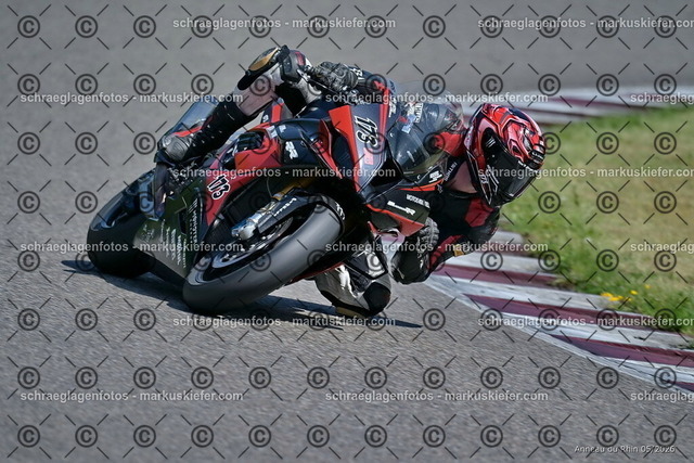 26BT02-1110 | markuskiefer.com - Realisiert mit Pictrs.com