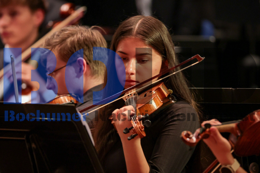 Maerkisches Jugendsinfonieorchester (MJO) {date} -  | {headline}(Foto: Sebastian Sendlak / BOND) - Realisiert mit Pictrs.com