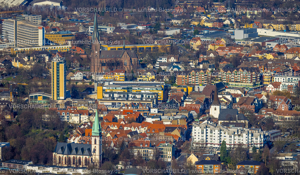 Luenen230204616 | Luftbild, Altstadt Silberstraße Roggenmarkt mit roten Dächern, City mit Rathaus Stadt Lünen, kath. Herz-Jesu-Kirche Holtgrevenstraße, Stadtkirche St. Georg, Kirche St. Marien, Lünen, Ruhrgebiet, Nordrhein-Westfalen, Deutschland