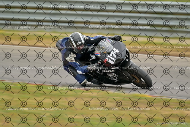 25bt05-0196 | markuskiefer.com - Realisiert mit Pictrs.com