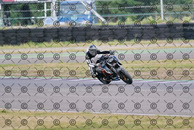 26bt05-1842 | markuskiefer.com - Realisiert mit Pictrs.com