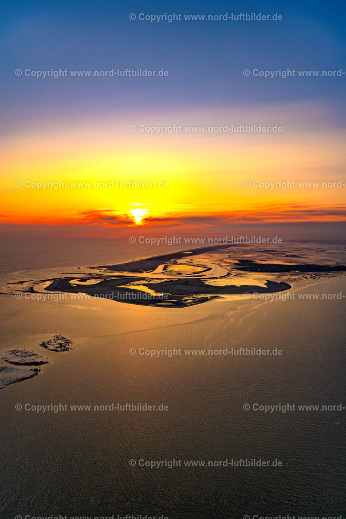 Juist_Kachelotplate_Sonnenaufgang_ELS_5594190523 | JUIST 19.05.2023 Küstenbereich der der Nordsee - Insel Kachelotplate in Juist im Bundesland Niedersachsen, Deutschland. Weiterführende Informationen bei: Inselgemeinde und Kurverwaltung Juist. // Coastal area of North Sea - Island Kachelotplate in Juist in the state Lower Saxony, Germany. Further information at: Inselgemeinde und Kurverwaltung Juist. Foto: Martin Elsen