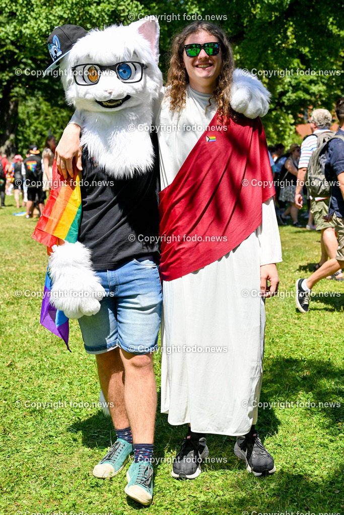 Linzpride 2024_ 06.07.2024-66 | 06.07.2024, Linz, AUT, Linzpride 2024, im Bild Teilnehmer an der Linz Pride 2024