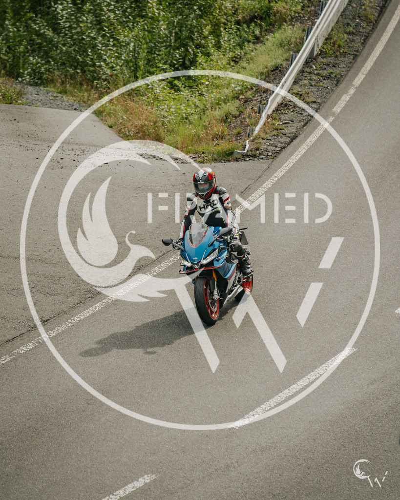 blau Aprilia-5 | cw-framed
