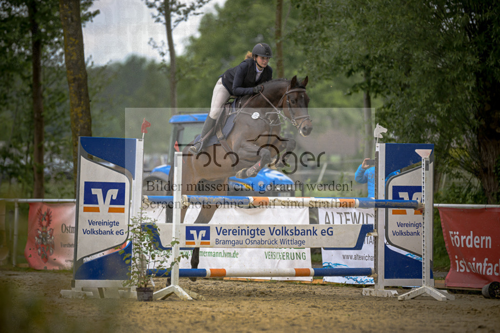 20240505-DOS_1270 | Entdecke hochwertige Reitturnierfotos von Foto Oger. Professionell, emotional und authentisch – jetzt Lieblingsmomente im Shop bestellen.Deutschlandweite Turnierfotografie. - Realisiert mit Pictrs.com