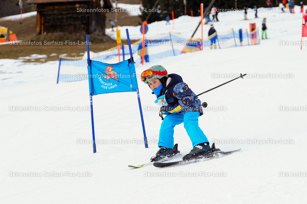 SRF_02.01.2026_0995 | Skirennfotos,Serfaus,Fiss,Ladis,Kinderskirennen,Winter,Tirol,Oberland,skirace,SFL,feelfree,weil wir's genießen,ski,Ski,skifahren,Sonnenplateau, - Realisiert mit Pictrs.com