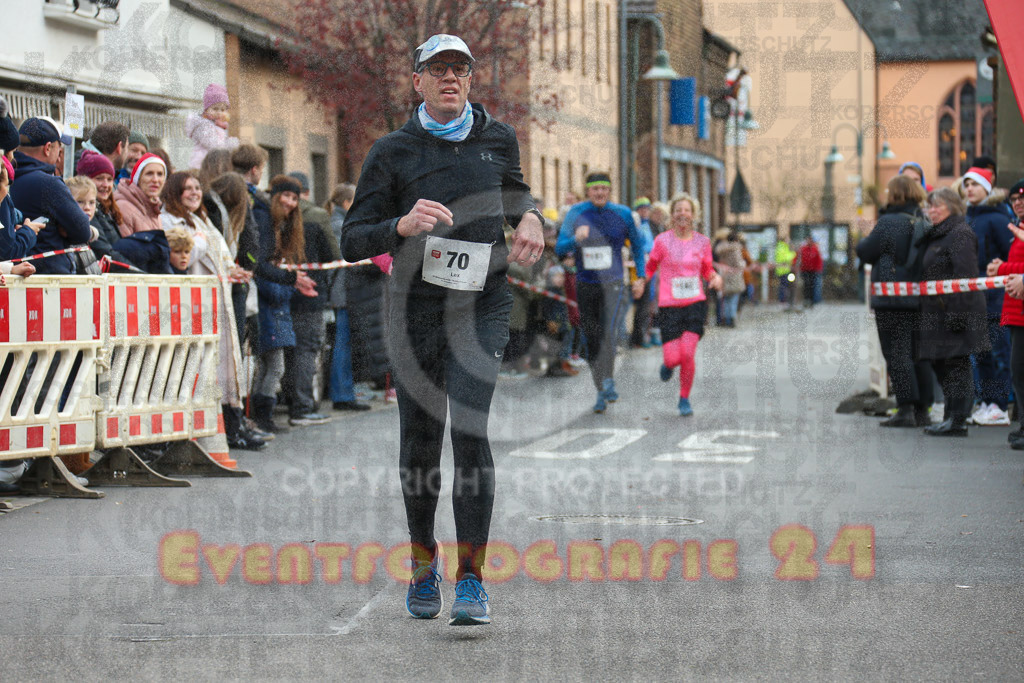 221127_1219_EX1_2454 | Sportfotografie im Rhein-Sieg Kreis, Köln, Bonn, NRW, Rheinland Pfalz, Hessen, etc. Unser Tätigkeitsfeld umfasst den Laufsport vom Volkslauf über den Marathon, Duathlon, Triathon bis zum Ultralauf wie Kölnpfad Ultra oder Schindertrail.