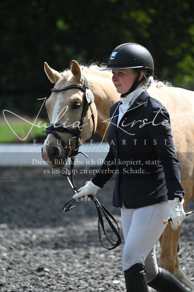20230512_JK-Röhrsdorf-01-072 | Pferde- und Turnierfotografie in Westsachsen. Pferdeportraits, Auftragszeichnungen und intuitive Kunst.
