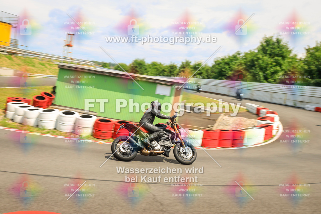 _DSK2861 | Hier findet Ihr Bilder von Touristenfahrten auf der Nürburgring Nordschleife oder von anderen Veranstaltungen die ich besucht habe. Viel Spass beim Durch Schauen 