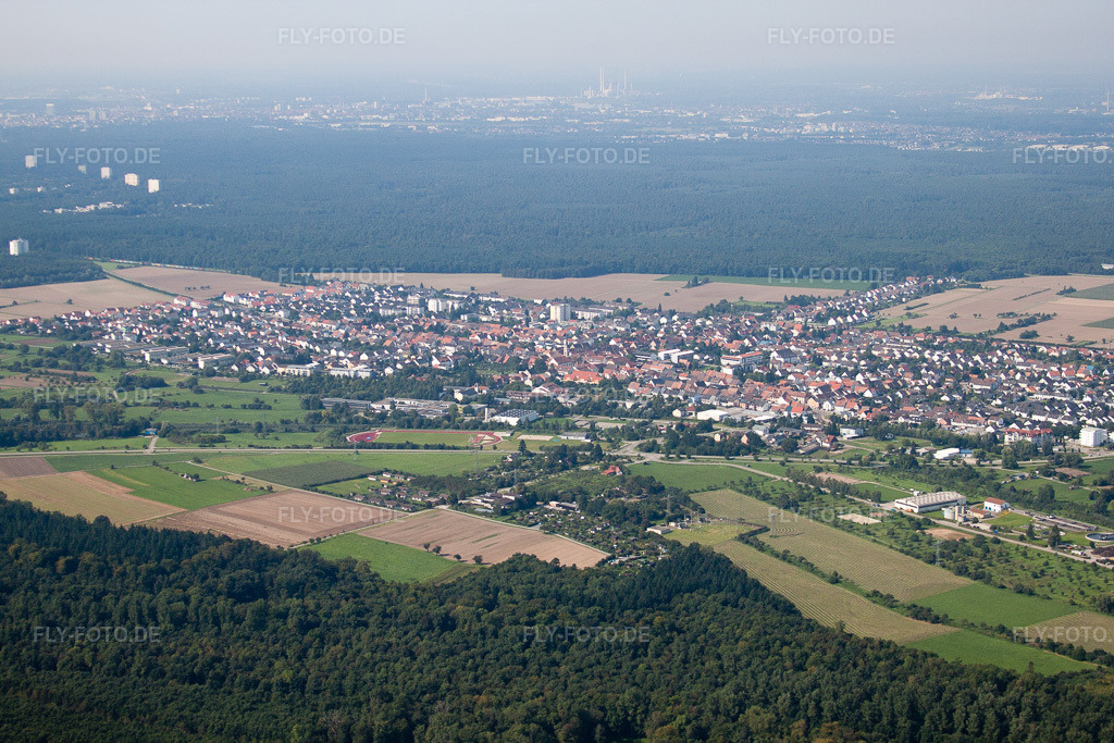 Luftbild: Ortsansicht von Osten im Ortsteil Blankenloch in Stutensee im Bundesland Baden-Württemberg in Deutschland. Foto: IMG_33361.jpg vom 05.09.2010 durch Werner Riehm/FLY-FOTO.de