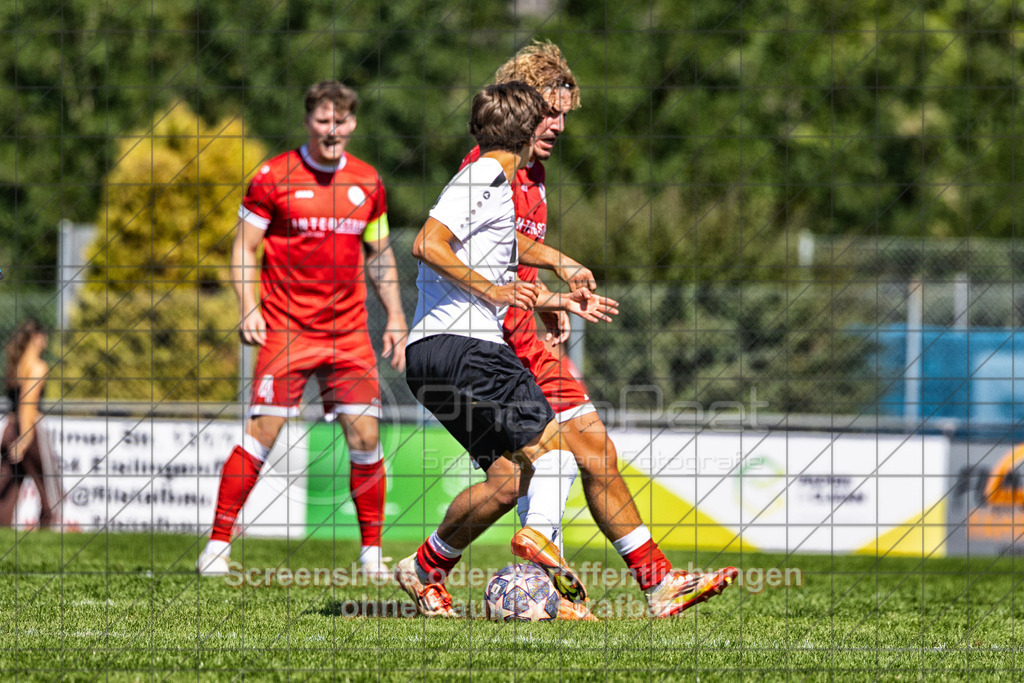 20260906_133955_0199-Bearbeitet_(c)_by_PhotoPeet | #,1.FC Donzdorf II (rot) vs. SGM Jebenhausen-Bezgenriet (weiß), Fußball, Kreisliga A3 - Bezirk Neckar/Fils, 02. Spieltag, Saison 2026/2027, Rasenplatz Lautertal Stadion, Süßener Straße 16, 73072 Donzdorf, 06.09.2026 - 13:00 Uhr,Foto: PhotoPeet / Sport- &amp; Eventfotografie / Peter Harich