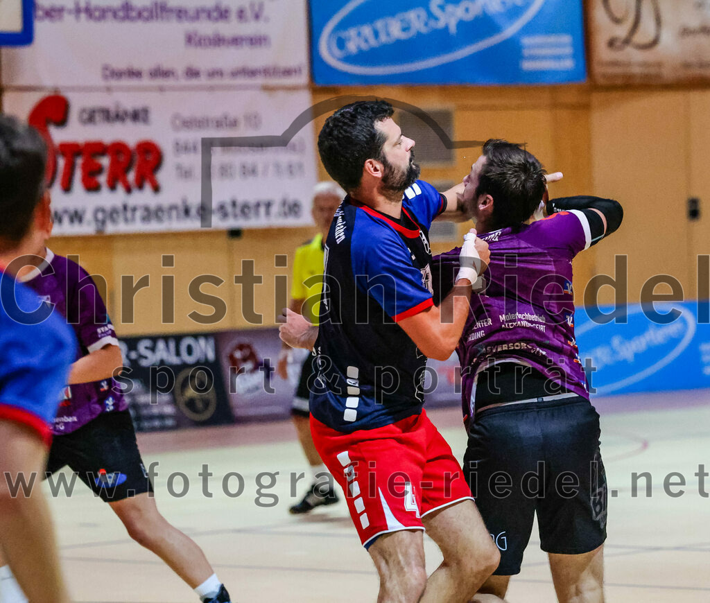 2023-10-14_079_SpVgg_Altenerding_gegen_HSG_Freising_Neufahrn | Erding, Deutschland, 14.10.2023:
Handball, Bezirksoberliga Männer 2023 / 2024, 4. Spieltag, SpVgg Altenerding gegen HSG Freising-Neufahrn, Endergebnis: 27:26

Lukas Monz (HSG Freising-Neufahrn, #41), Simon Rüdiger (SpVgg Altenerding, #7)

Foto: Christian Riedel / fotografie-riedel.net