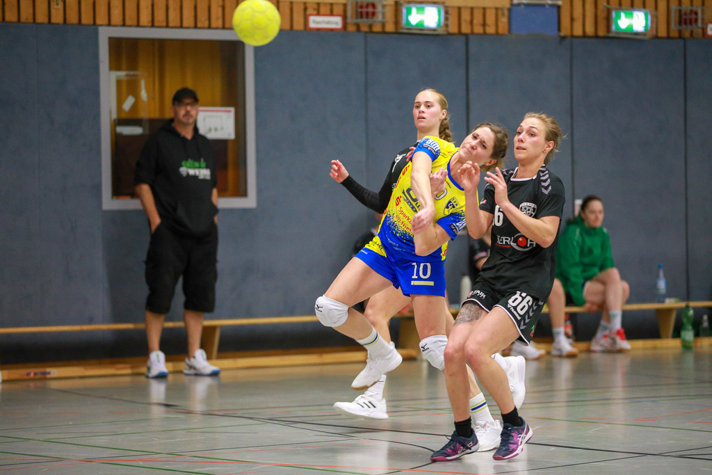 SVN_TvVoerde_021124_108 | Bildergalerie von Sport-Ereignissen aber auch von weiteren spannenden Dingen - nicht nur vom Niederrhein. In Anlehnung an den bekannten Spruch von Hanns Dieter Hüsch heißt das Motto: "Niederrhein ist überall".  - Realisiert mit Pictrs.com