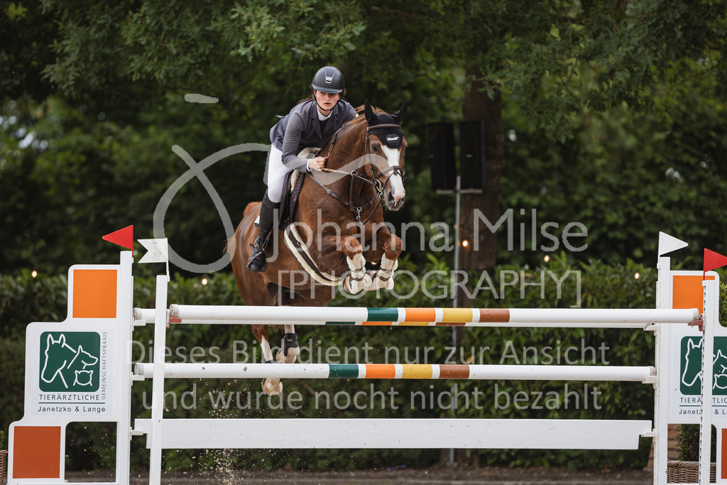 240614_Lemwerder_S1-Springen-546 | Deine schönsten Turniermomente als professionelle Fotos! Entdecke hochwertige Pferdesport-Fotografie im Online-Shop. Jetzt Fotos finden & bestellen!