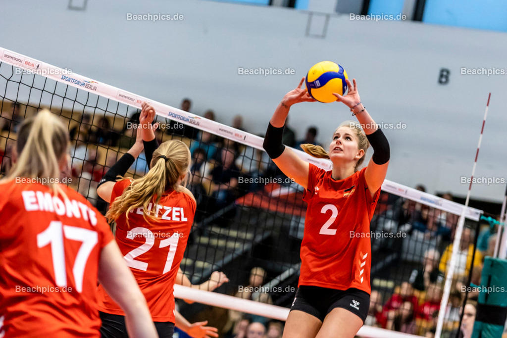 2022-00063354-Testspiel-Deutschland-Brasilien | Zuspiel pia KÄSTNER #2 (Zuspiel) GER, 17.09.2022; Berlin Foto: Gerold Rebsch - www.beachpics.de
