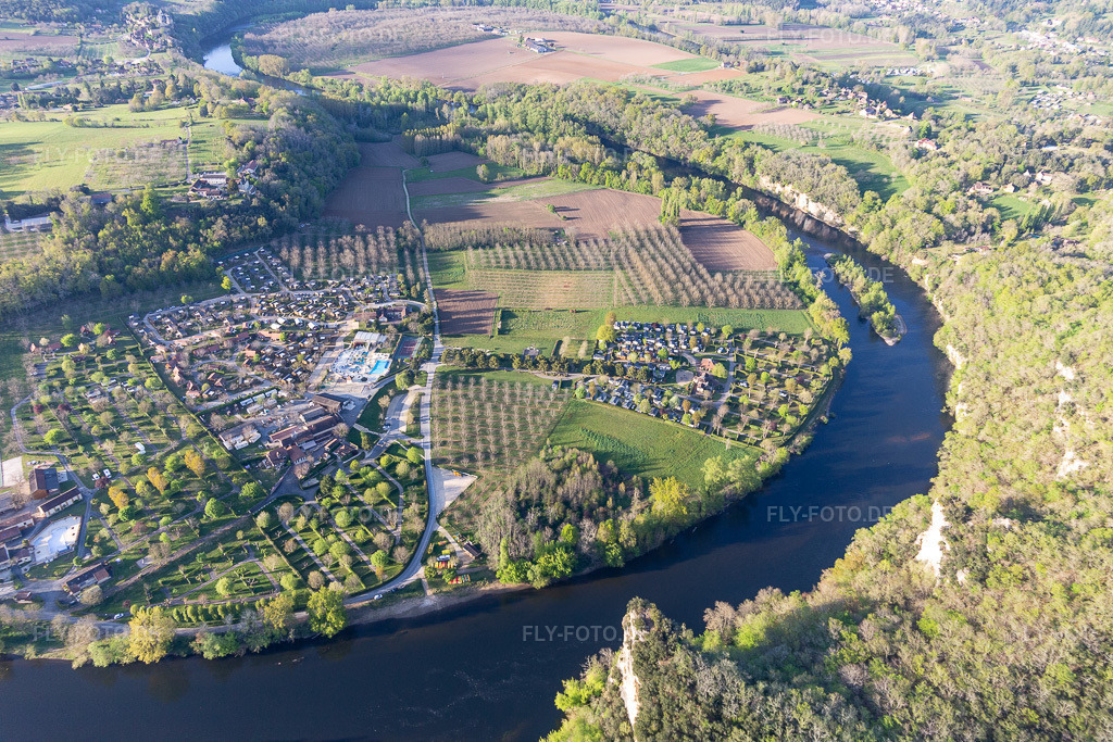 Luftbild: Camping Soleil-Plage an der Dordogne in Vitrac im Bundesland Dordogne in Frankreich. Foto: IMG_113584.jpg vom 16.04.2019 durch Werner Riehm/FLY-FOTO.de