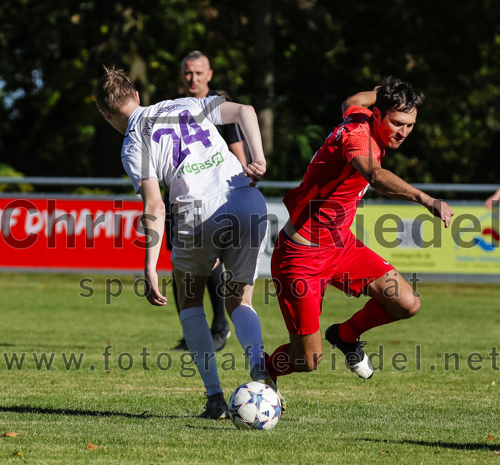 2023-10-22_033_SpVgg_Eichenkofen_gegen_SpVgg_Altenerding_II | Erding, Deutschland, 22.10.2023:
Fußball, A-Klasse 2023 / 2024, 12. Spieltag, SpVgg Eichenkofen gegen SpVgg Altenerding II, Endergebnis: 3:1

+a24+, Lukas Ippisch (SpVgg Eichenkofen, #5)

Foto: Christian Riedel / fotografie-riedel.net