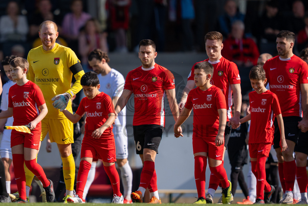 SG Sonnenhof Großaspach vs. KSV Hessen Kassel, Fussball, Regionalliga Südwest, 23. Spieltag, Saison 2025/2026, 07.03.2026 | Maximilian Reule (SG Sonnenhof Großaspach, #01), Marius Kunde (SG Sonnenhof Großaspach, #16), Leon Maier (SG Sonnenhof Großaspach, #20) und Michael Kleinschrodt (SG Sonnenhof Großaspach, #11),SG Sonnenhof Großaspach vs. KSV Hessen Kassel, Fussball, Regionalliga Südwest, 23. Spieltag, Saison 2025/2026, 07.03.2026Foto: photosbyphips/Philip Ziegler